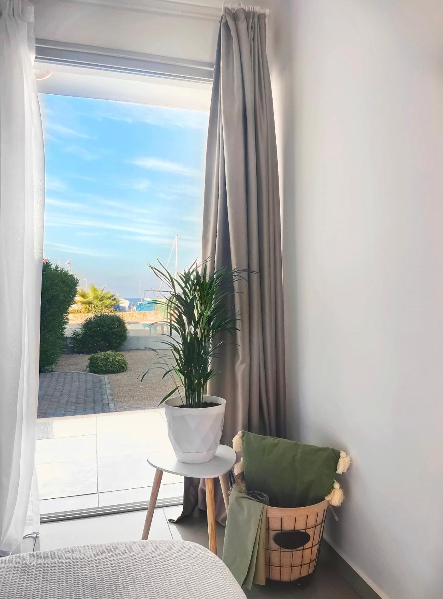 Spacious Three-Bedroom Apartment With Sea View A4 Lapithos  Ngoại thất bức ảnh