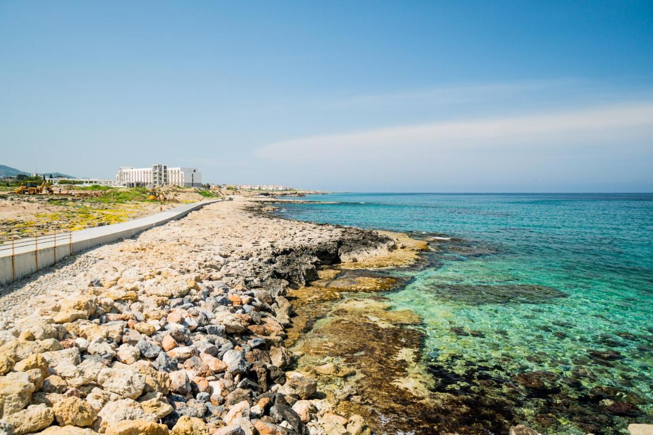 Spacious Three-Bedroom Apartment With Sea View A4 Lapithos  Ngoại thất bức ảnh