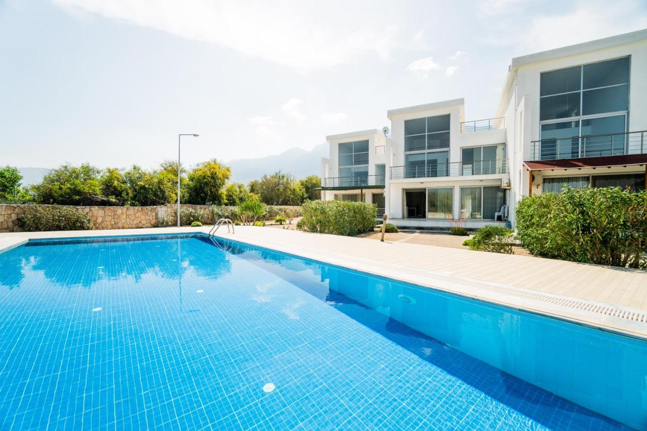 Spacious Three-Bedroom Apartment With Sea View A4 Lapithos  Ngoại thất bức ảnh